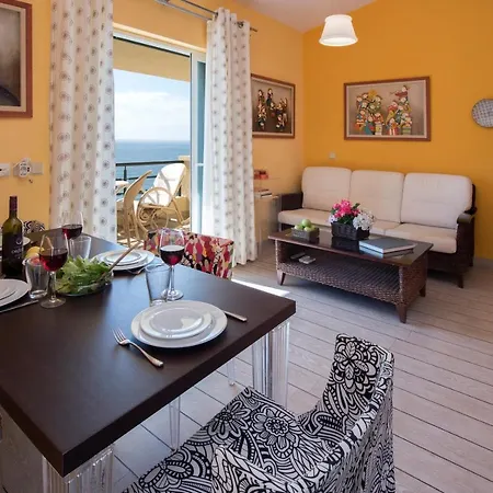 Glyfada House On The Beach Apartment *